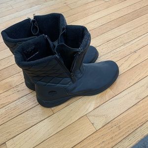 Black Totes snow boots ladies size 11